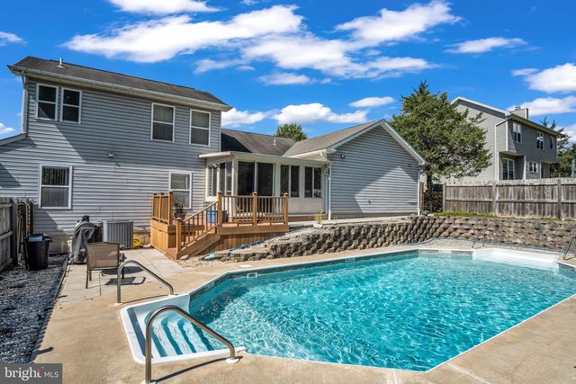 45 S BEN HOGAN DR, Etters, PA 17319