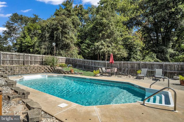 45 S BEN HOGAN DR, Etters, PA 17319