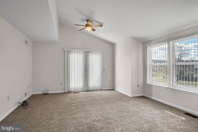 45 S BEN HOGAN DR, Etters, PA 17319