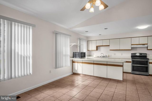 45 S BEN HOGAN DR, Etters, PA 17319