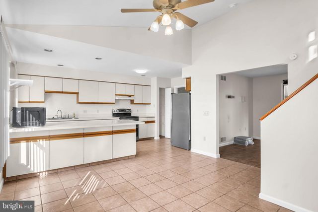 45 S BEN HOGAN DR, Etters, PA 17319