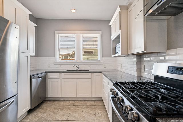 1013 N Palmetto, San Antonio, TX 78202