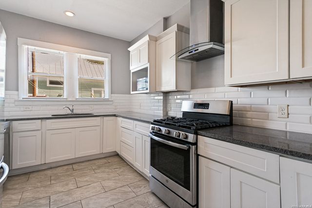 1013 N Palmetto, San Antonio, TX 78202