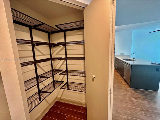 500 Brickell Ave 2407, Miami, FL 33131