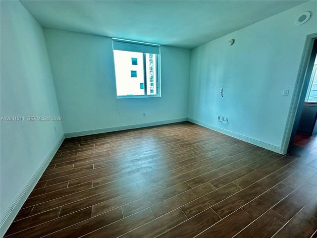 500 Brickell Ave 2407, Miami, FL 33131