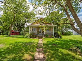 2385 Holliwell Bridge Road, Winterset, IA 50273