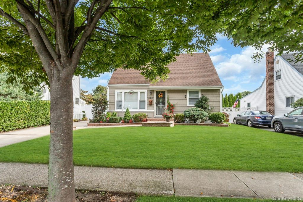 996 Merillon Avenue, Westbury, NY 11590 — exterior