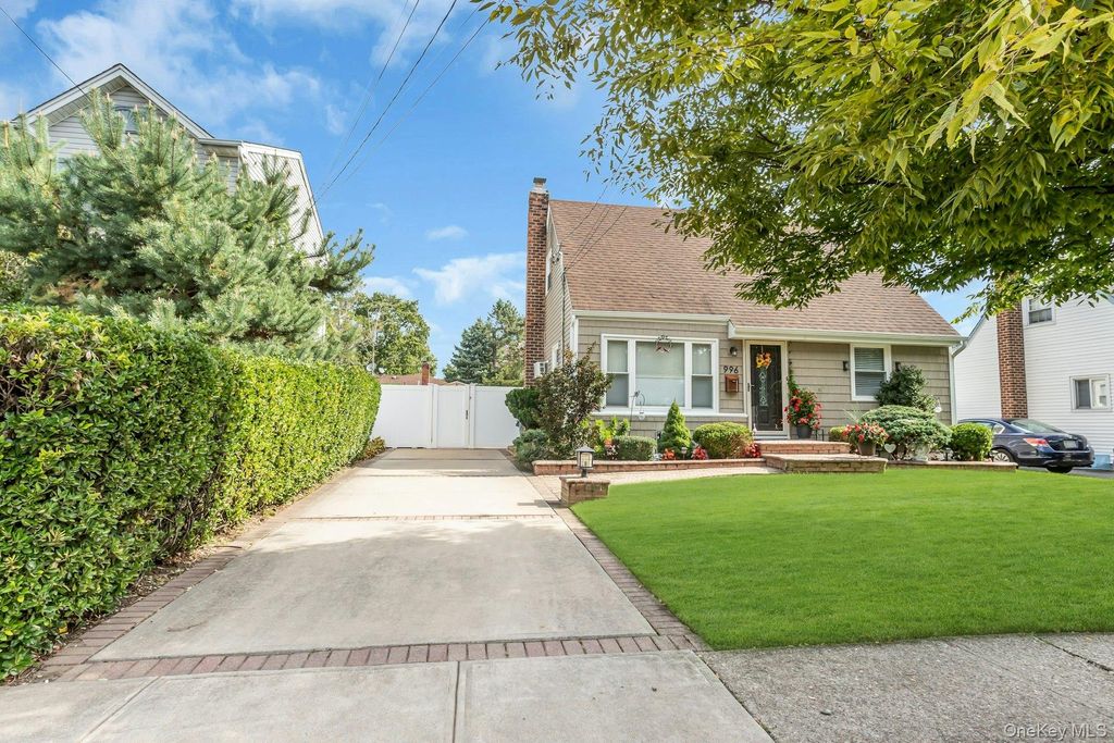 996 Merillon Avenue, Westbury, NY 11590 — photo 2