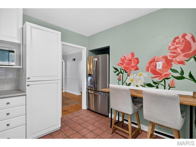 423 Maelln Drive, Webster Groves, MO 63119