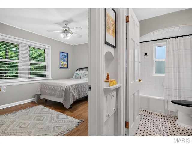 423 Maelln Drive, Webster Groves, MO 63119
