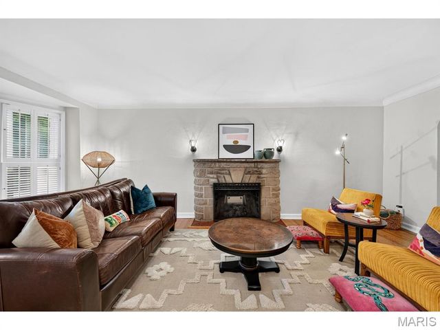 423 Maelln Drive, Webster Groves, MO 63119