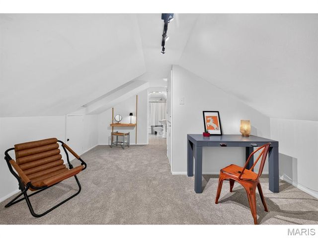 423 Maelln Drive, Webster Groves, MO 63119