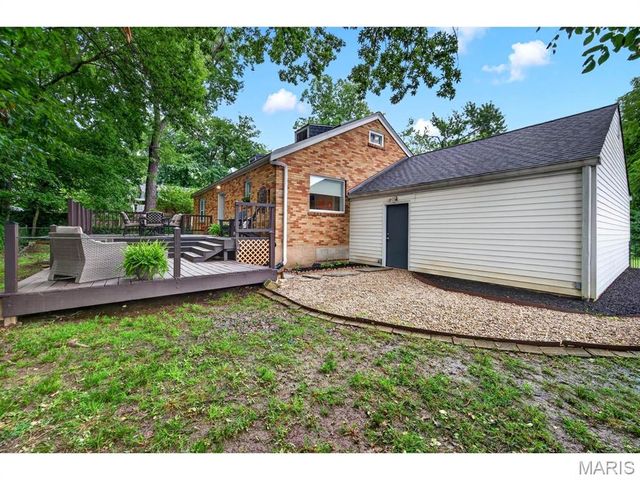 423 Maelln Drive, Webster Groves, MO 63119