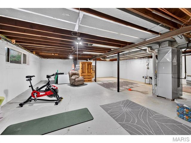 423 Maelln Drive, Webster Groves, MO 63119