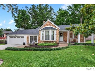 423 Maelln Drive, Webster Groves, MO 63119