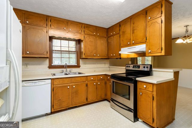 366 Ridgeview Drive, Auburn, GA 30011