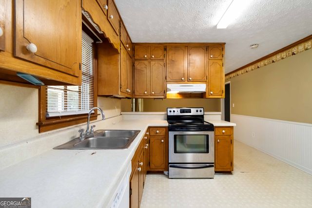 366 Ridgeview Drive, Auburn, GA 30011