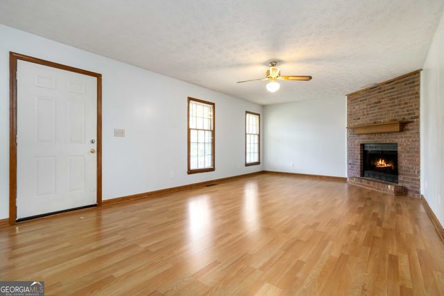 366 Ridgeview Drive, Auburn, GA 30011