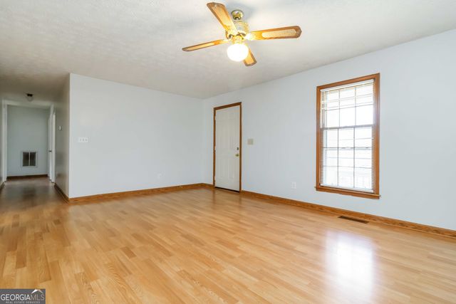 366 Ridgeview Drive, Auburn, GA 30011