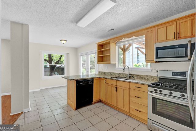 2155 Towne Manor Drive NW, Kennesaw, GA 30144