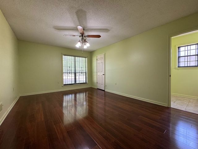 3213 COVINGTON RD, Memphis, TN 38128