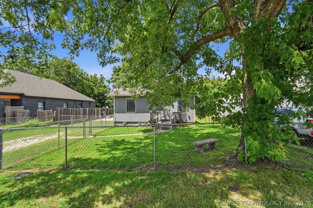 2725 W Cameron Street, Tulsa, OK 74127