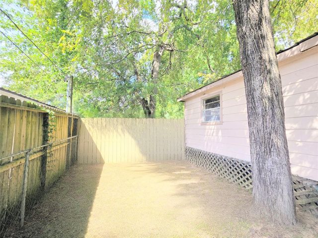 142 Aspen, Livingston, TX 77351