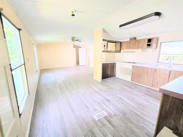 142 Aspen, Livingston, TX 77351