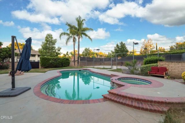 652 Stonebrook Street, Simi Valley, CA 93065