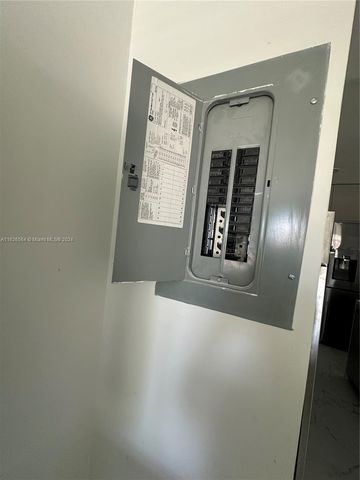 1619 Moffett St, Hollywood, FL 33020