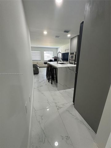 1619 Moffett St, Hollywood, FL 33020