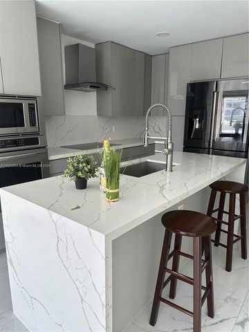 1619 Moffett St, Hollywood, FL 33020