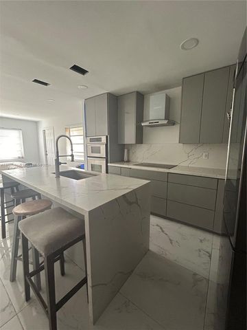 1619 Moffett St, Hollywood, FL 33020