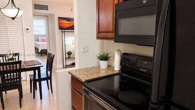 12590 NE 16th Ave 605, North Miami, FL 33161