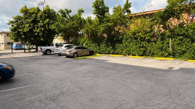12590 NE 16th Ave 605, North Miami, FL 33161