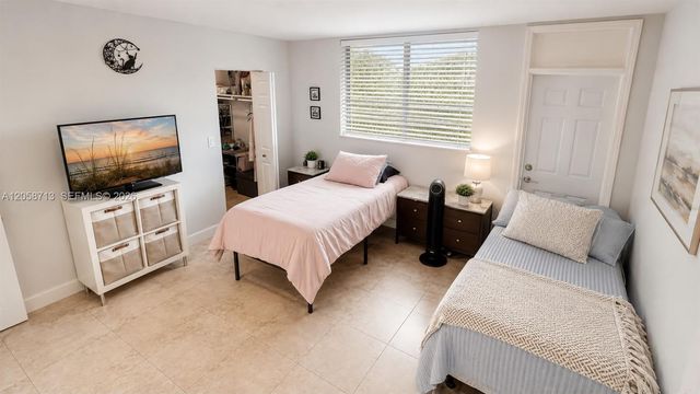 12590 NE 16th Ave 605, North Miami, FL 33161