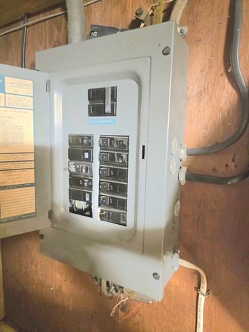 30 Malvern Rd, Brockton, MA 02301