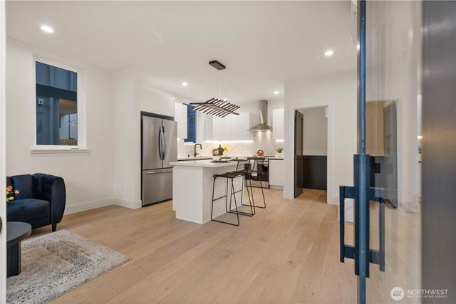 12032 Hiram Place NE, Seattle, WA 98125