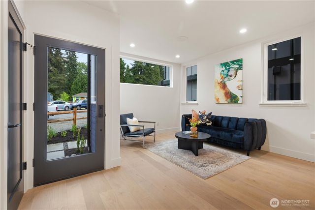 12032 Hiram Place NE, Seattle, WA 98125