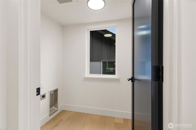 12032 Hiram Place NE, Seattle, WA 98125