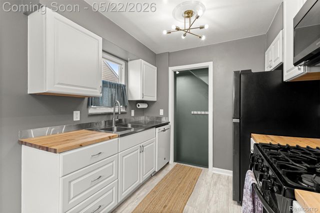 3230 Harding Street, Dearborn, MI 48124