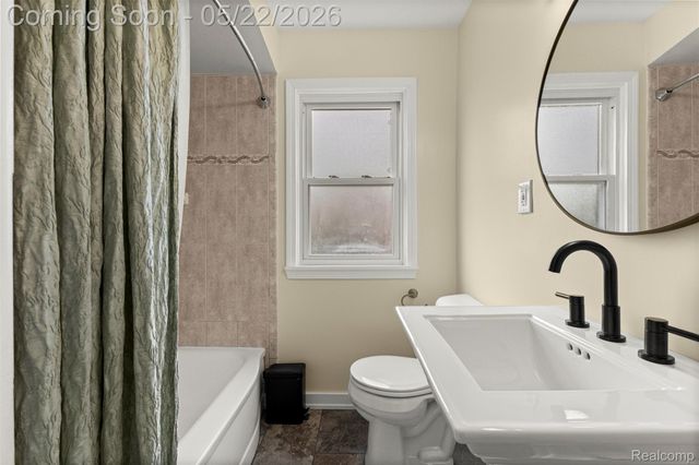 3230 Harding Street, Dearborn, MI 48124