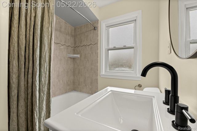 3230 Harding Street, Dearborn, MI 48124