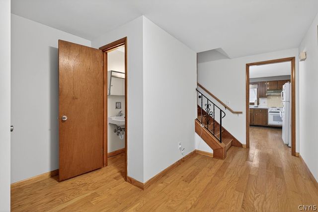 12 Kiwi Path, Clay, NY 13090