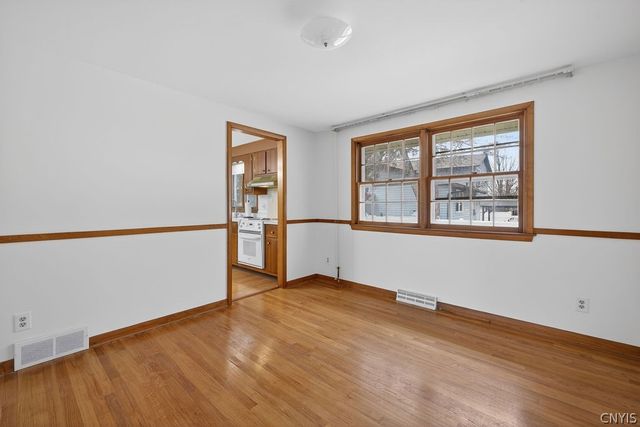 12 Kiwi Path, Clay, NY 13090