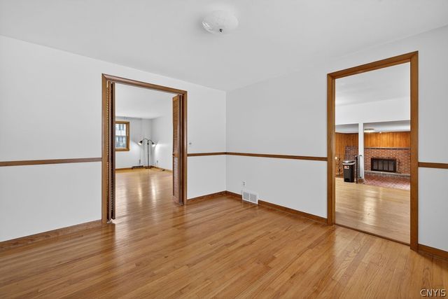 12 Kiwi Path, Clay, NY 13090