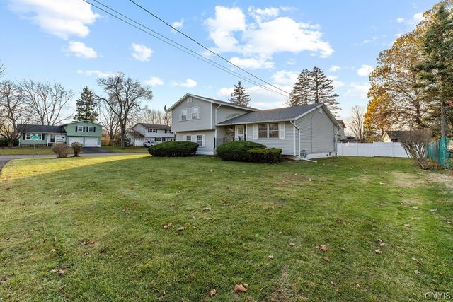 12 Kiwi Path, Clay, NY 13090