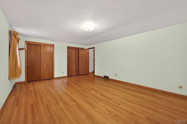 12 Kiwi Path, Clay, NY 13090