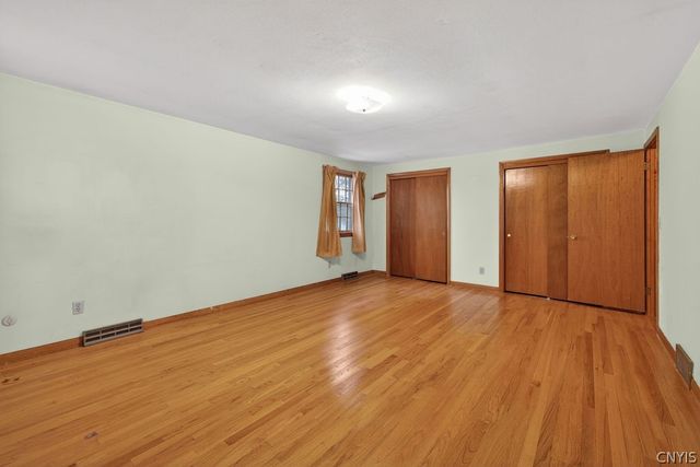 12 Kiwi Path, Clay, NY 13090