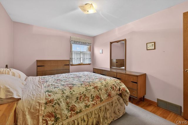 12 Kiwi Path, Clay, NY 13090